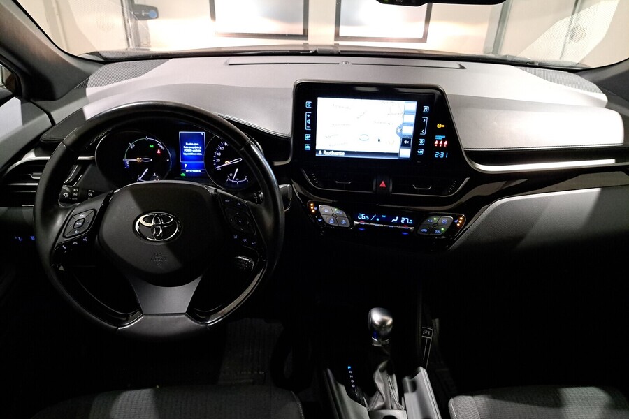 Toyota C-HR vaihtoauto