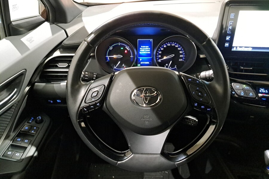 Toyota C-HR vaihtoauto