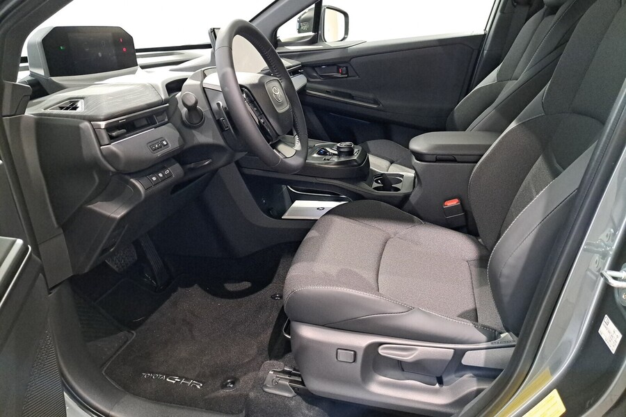 Toyota C-HR+ vaihtoauto