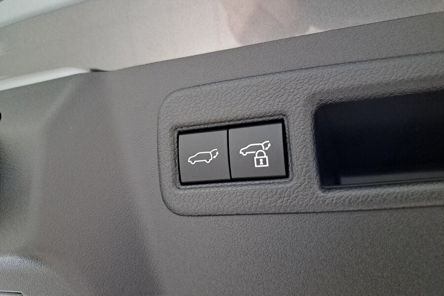 Toyota C-HR+ vaihtoauto