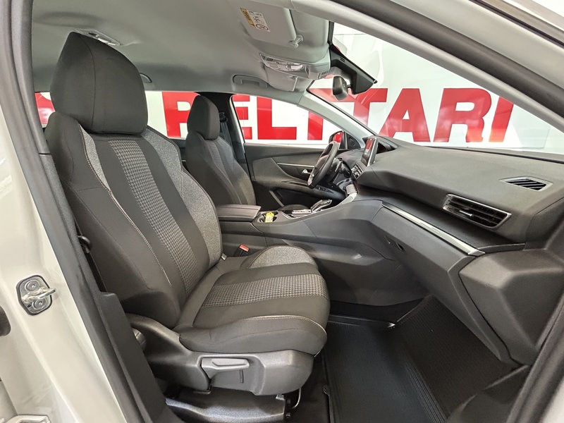 Peugeot 5008 vaihtoauto