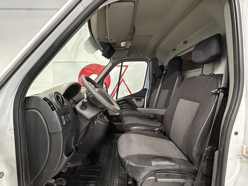 Nissan NV400 vaihtoauto