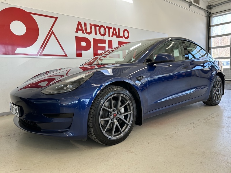 Tesla Model 3 vaihtoauto
