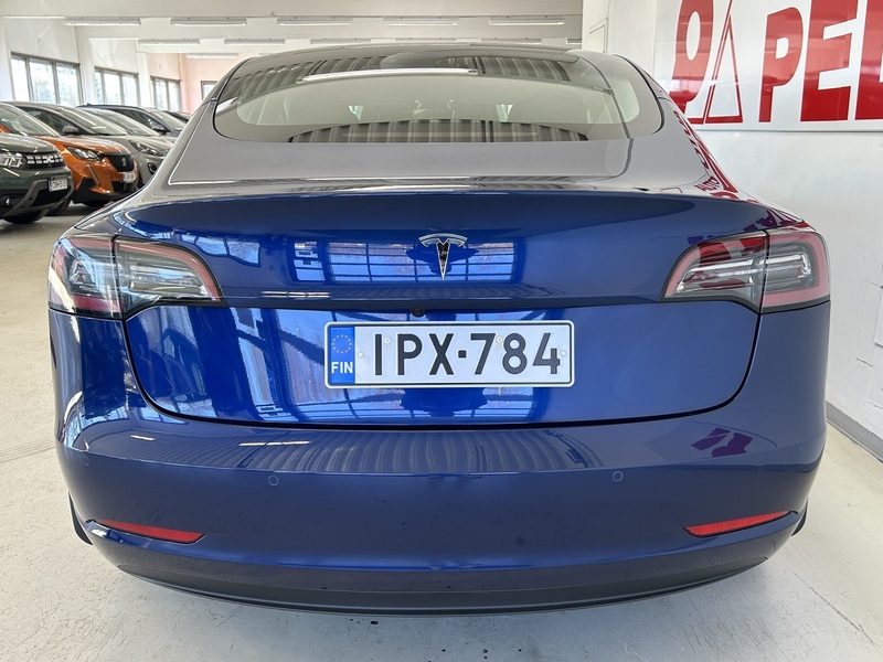Tesla Model 3 vaihtoauto