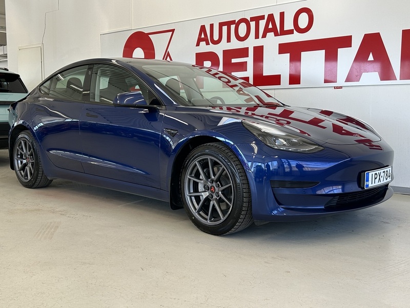 Tesla Model 3 vaihtoauto
