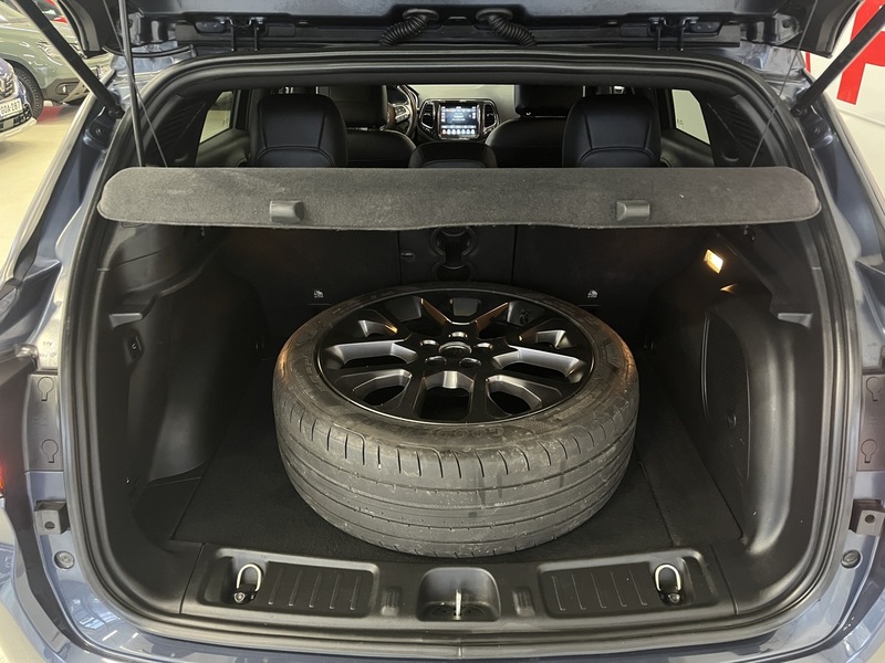 Jeep Compass vaihtoauto