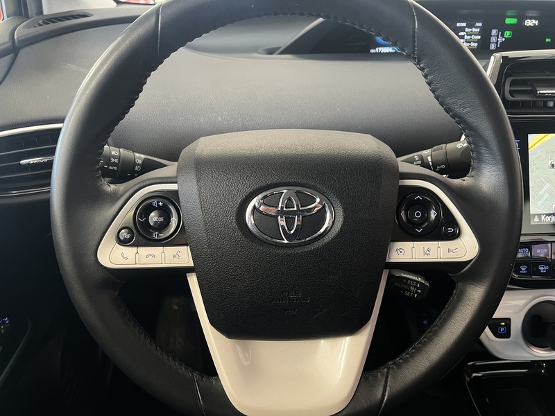 Toyota Prius PHEV vaihtoauto