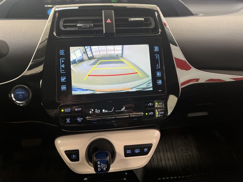 Toyota Prius PHEV vaihtoauto