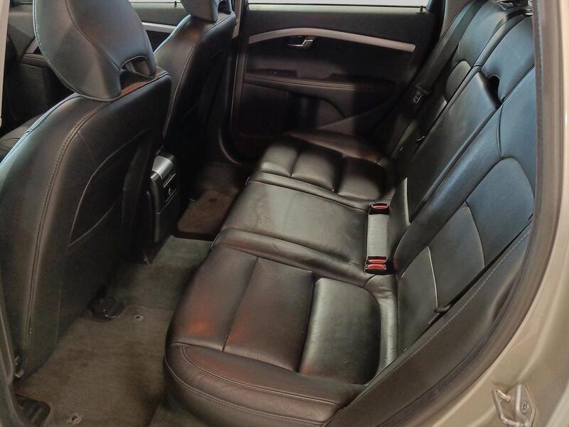 Volvo V70 vaihtoauto