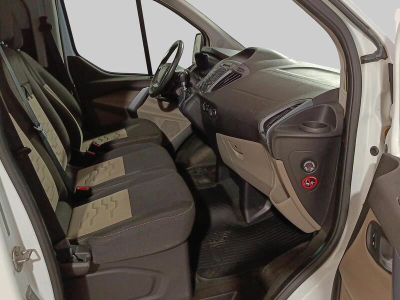 Ford Tourneo Custom vaihtoauto