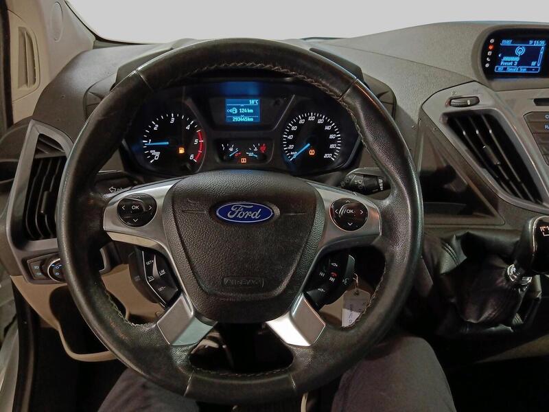 Ford Tourneo Custom vaihtoauto