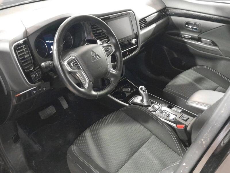 Mitsubishi Outlander PHEV vaihtoauto