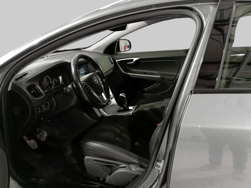 Volvo V60 Cross Country vaihtoauto