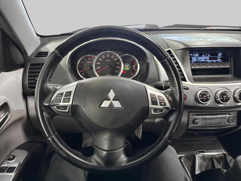 Mitsubishi L-200 vaihtoauto