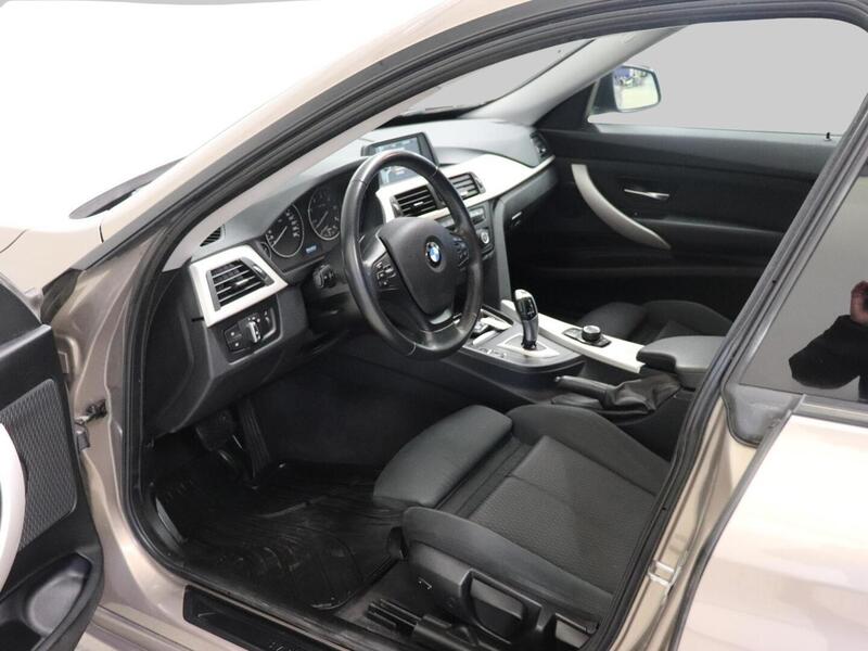 BMW 320 vaihtoauto