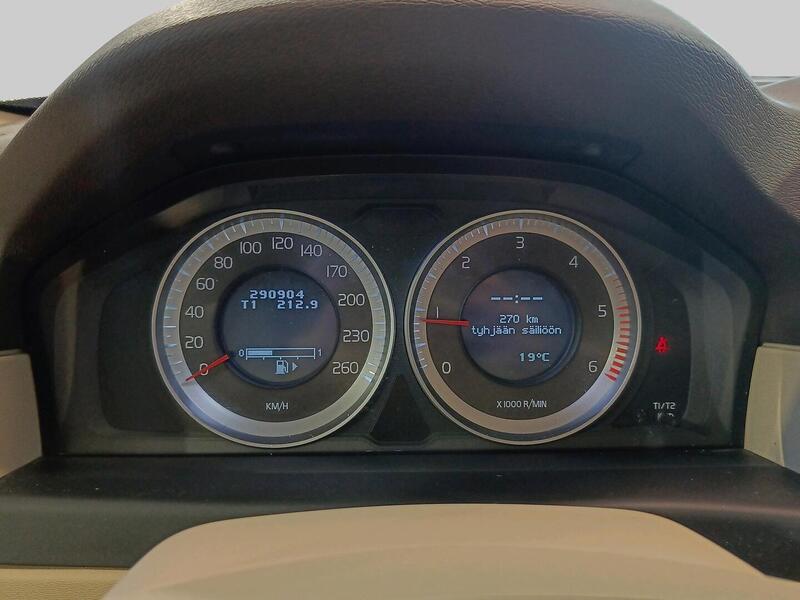 Volvo V70 vaihtoauto