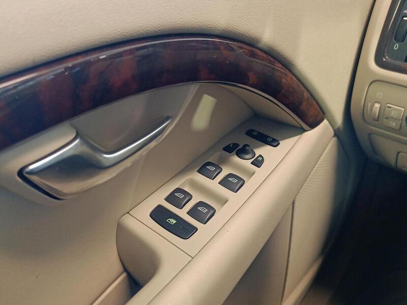 Volvo V70 vaihtoauto