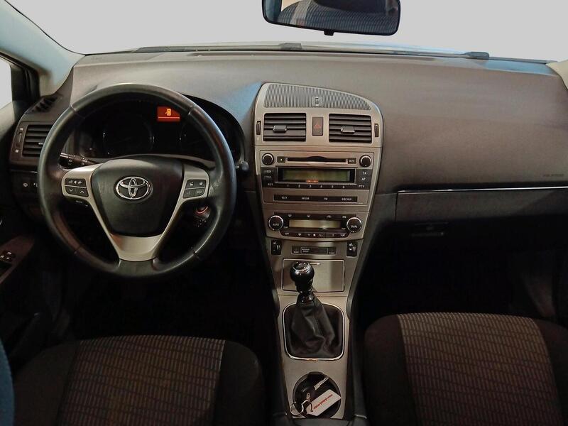 Toyota Avensis vaihtoauto