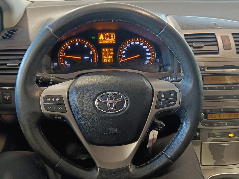 Toyota Avensis vaihtoauto