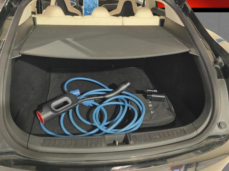 Tesla Model S vaihtoauto