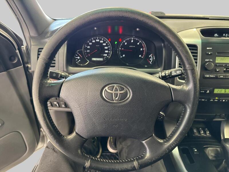 Toyota Land Cruiser vaihtoauto