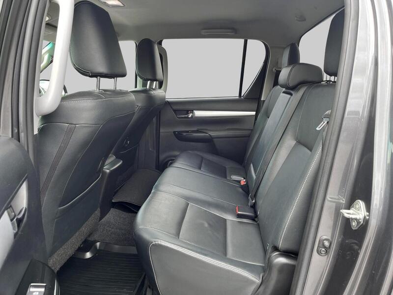 Toyota Hilux vaihtoauto