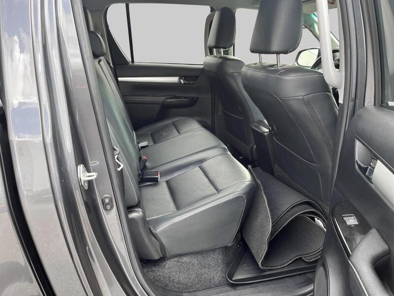 Toyota Hilux vaihtoauto