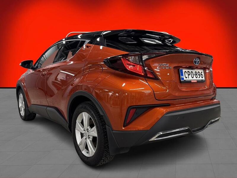 Toyota C-HR vaihtoauto