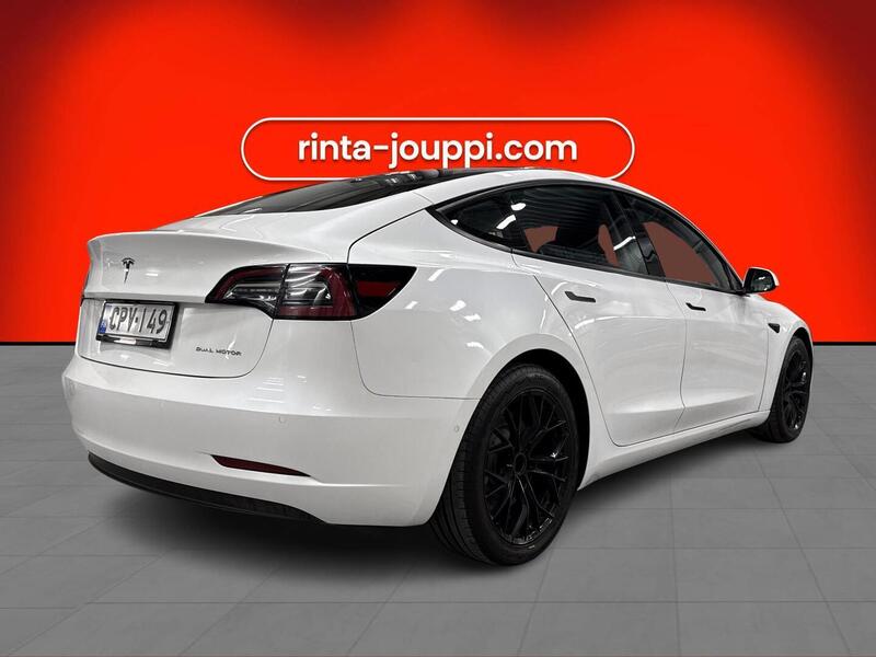 Tesla Model 3 vaihtoauto