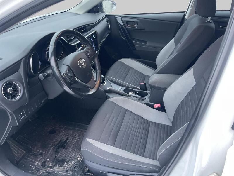 Toyota Auris vaihtoauto