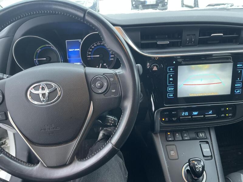 Toyota Auris vaihtoauto