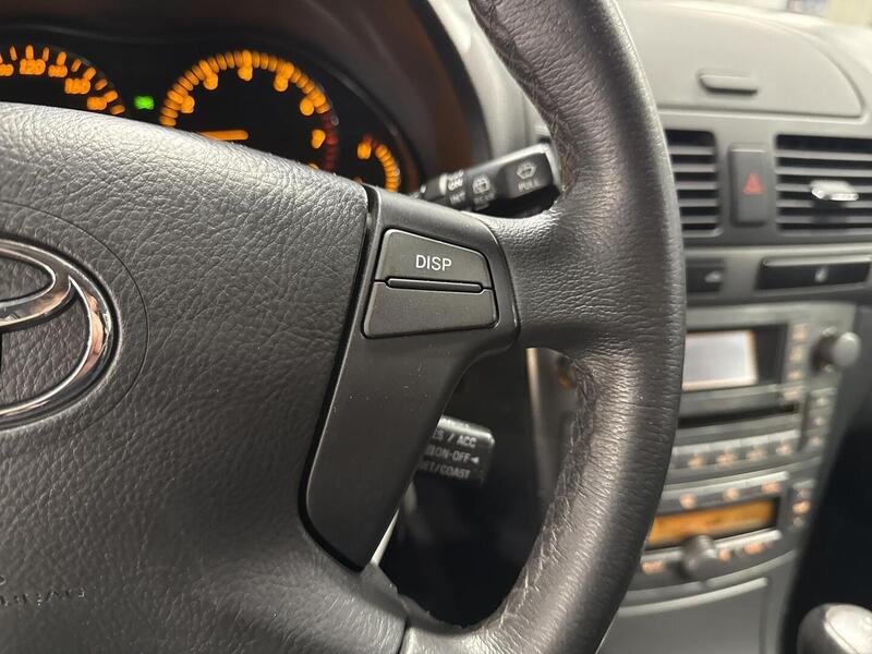 Toyota Avensis vaihtoauto