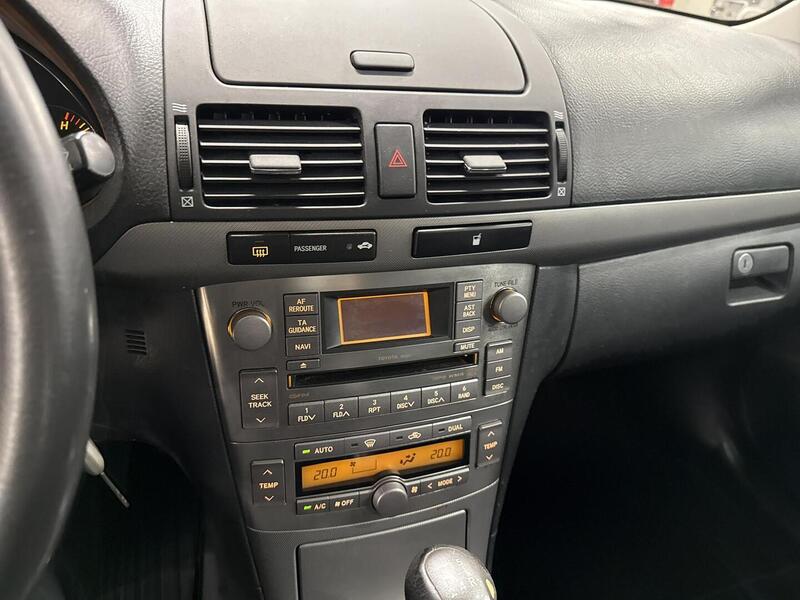 Toyota Avensis vaihtoauto