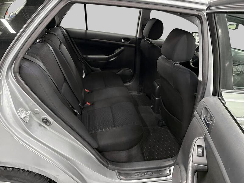 Toyota Avensis vaihtoauto