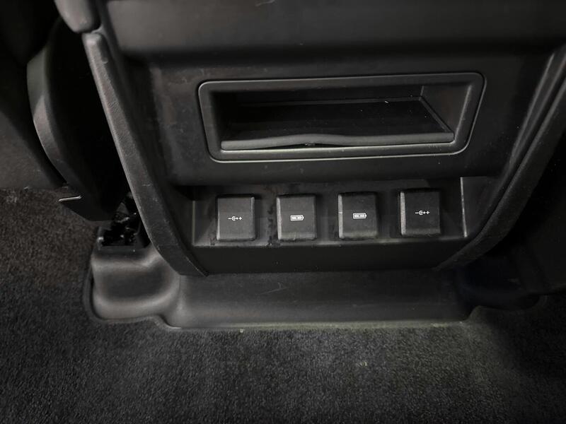 Land Rover Defender vaihtoauto