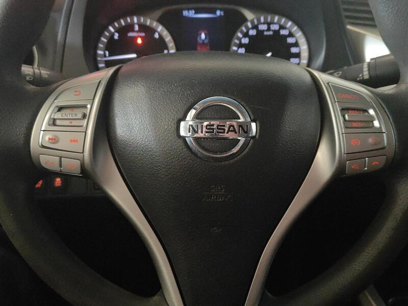 Nissan Navara vaihtoauto