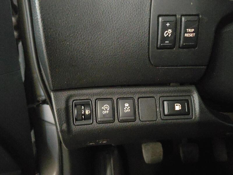 Nissan Navara vaihtoauto