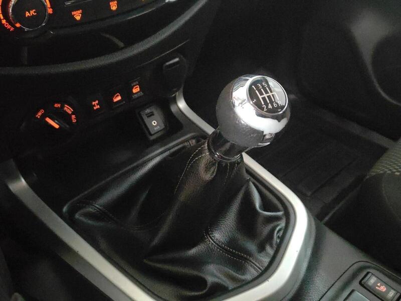 Nissan Navara vaihtoauto