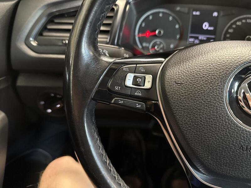 Volkswagen T-Roc vaihtoauto