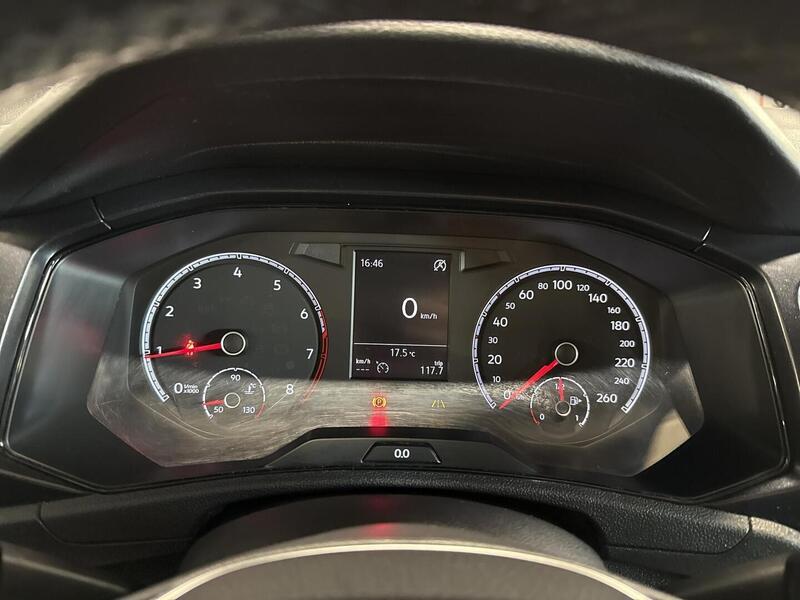 Volkswagen T-Roc vaihtoauto