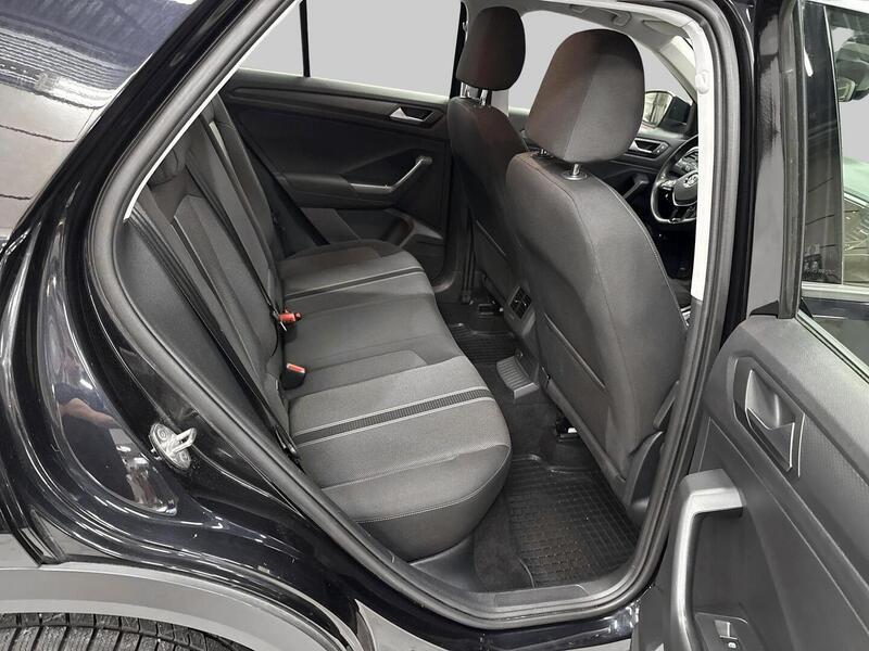 Volkswagen T-Roc vaihtoauto