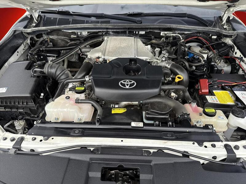 Toyota Hilux vaihtoauto