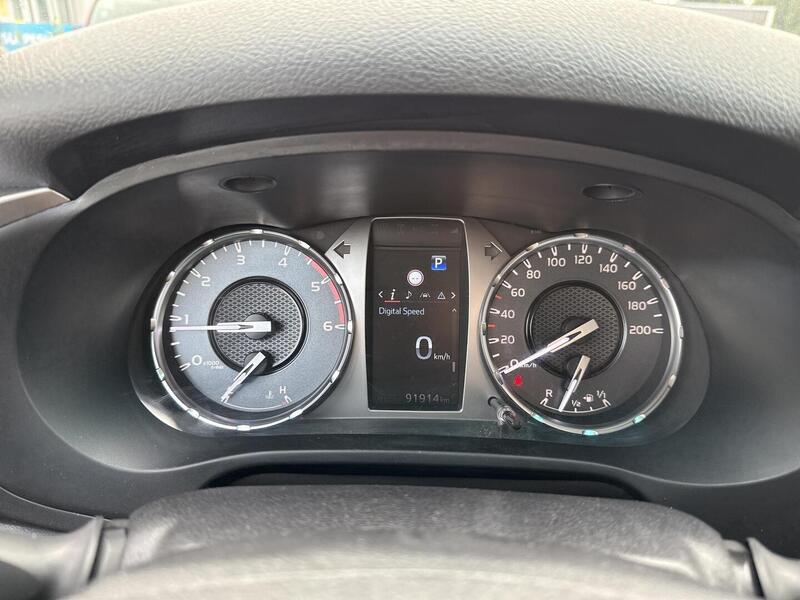 Toyota Hilux vaihtoauto