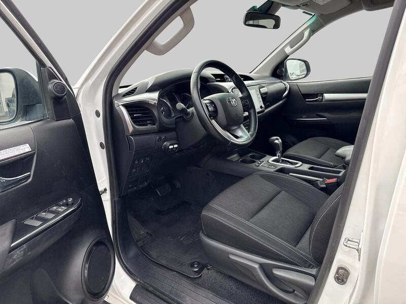 Toyota Hilux vaihtoauto