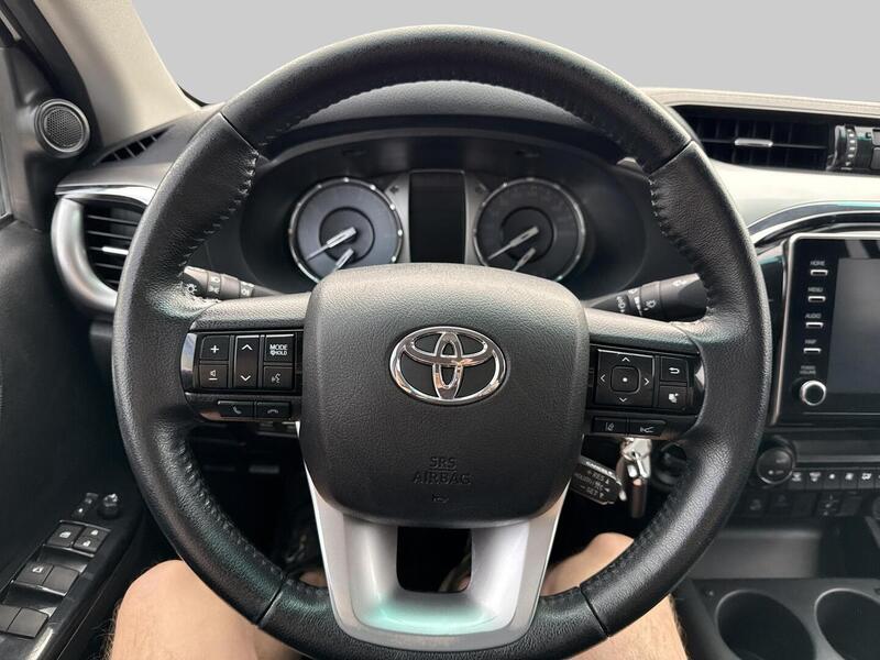 Toyota Hilux vaihtoauto