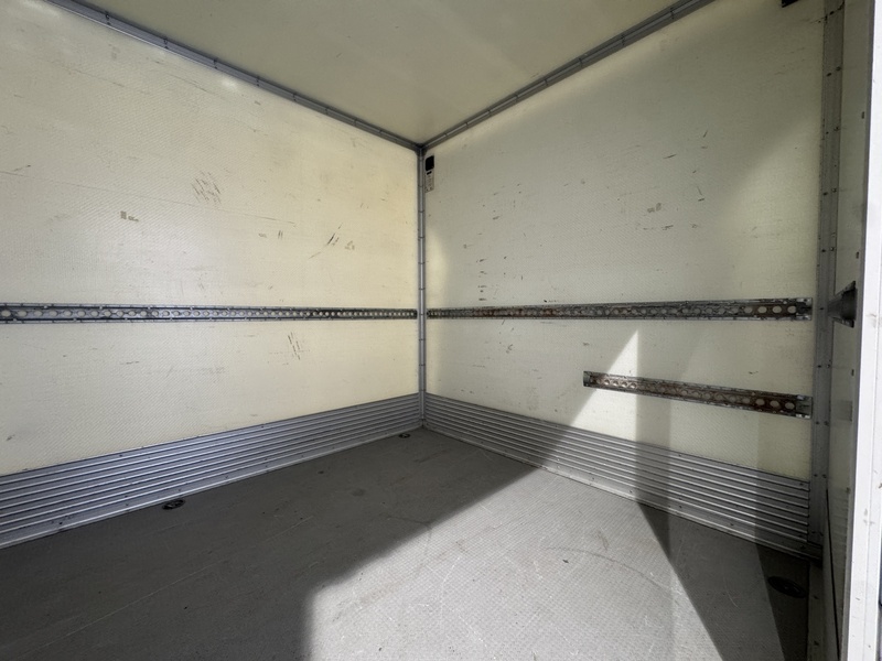 Nissan NV400 vaihtoauto