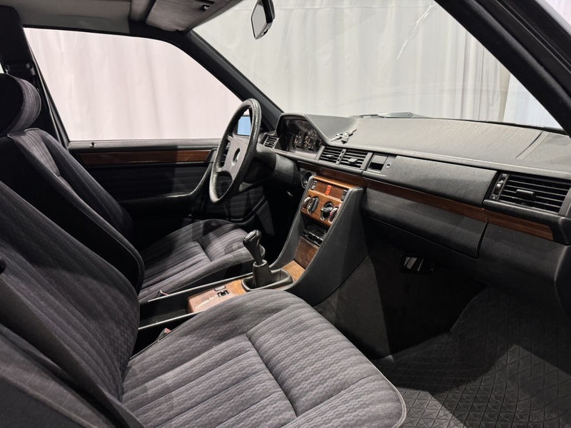 Mercedes-Benz 230 vaihtoauto