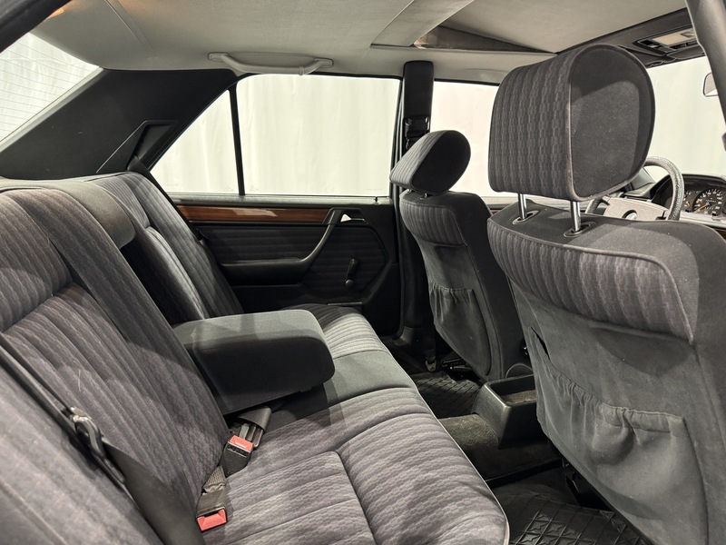 Mercedes-Benz 230 vaihtoauto