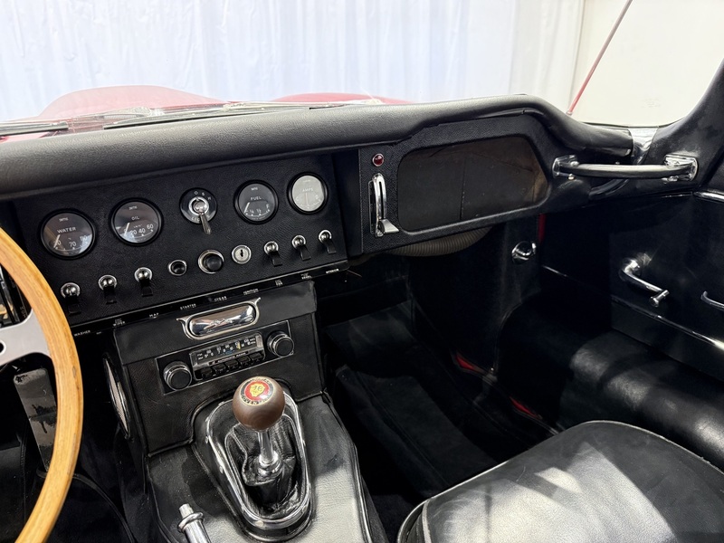 Jaguar E-Type vaihtoauto