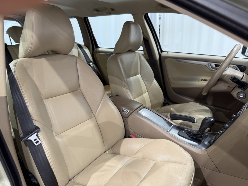 Volvo V70 vaihtoauto